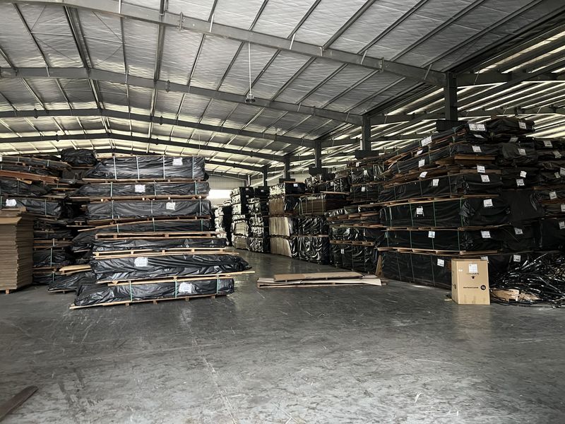 Dongguan Lingfeng Wood Industry Co., Ltd. ligne de production du fabricant